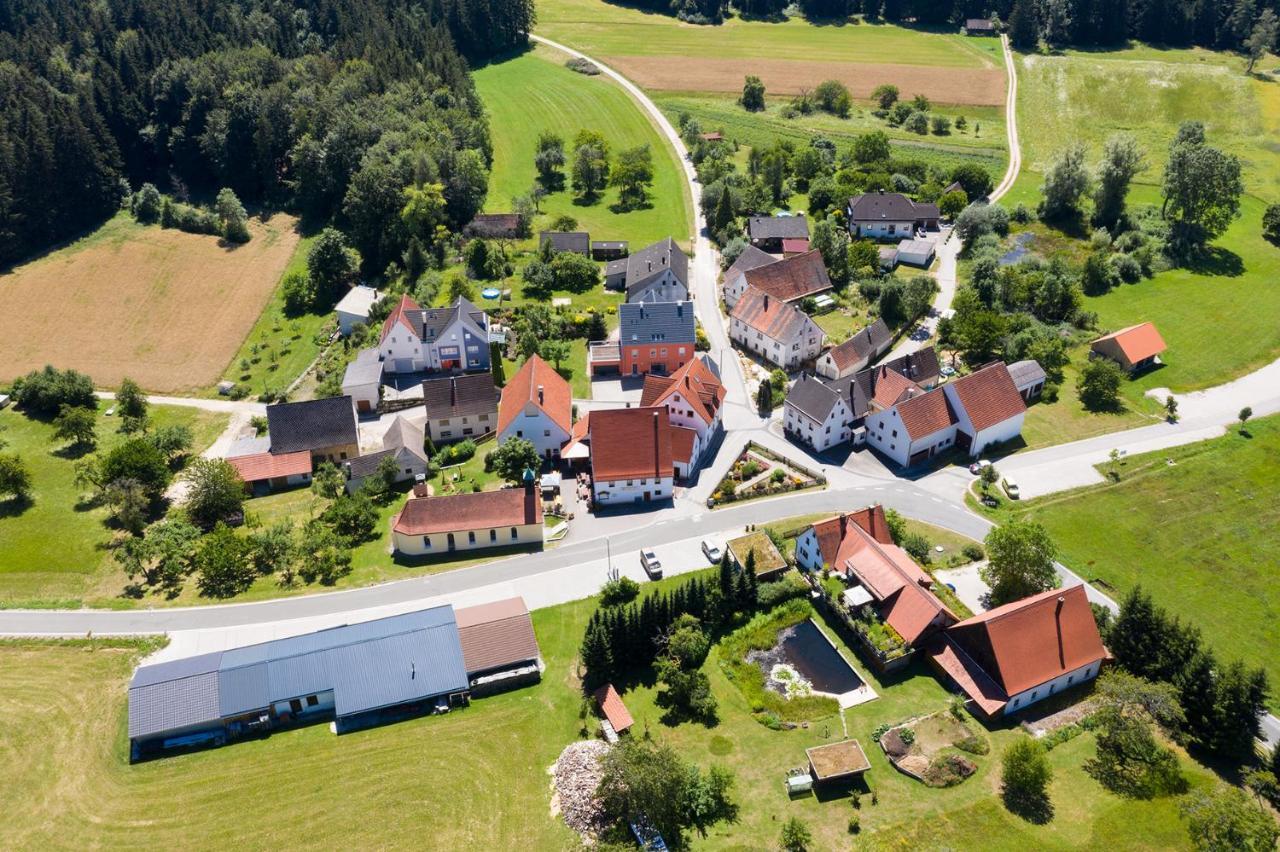 Gasthof-Pension Brauner Hirsch in Alfeld - Mittelfranken Exterior foto